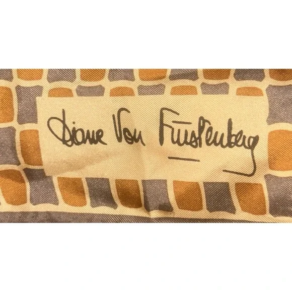 Diane Von Furstenberg for Baar & Beards All Silk Vintage Square Scarf Made Japan - Picture 2 of 4